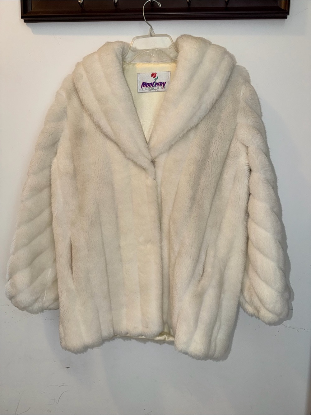 Vintage Monterey Fashions cream white faux fur coat Size 14